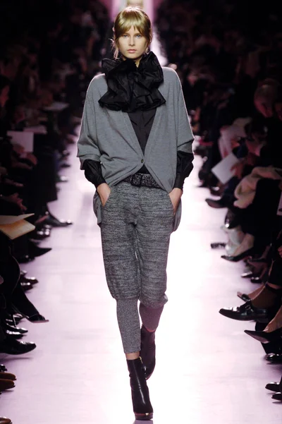 Look 9